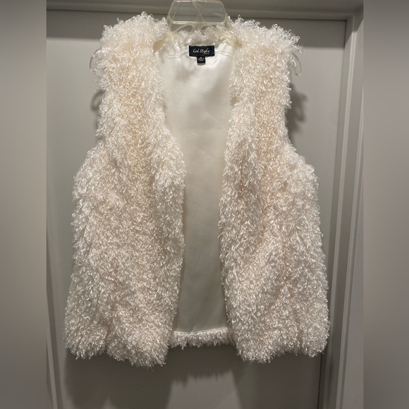 Cali Style Jackets & Blazers - Cali Style U.S.A. Boho Cream Ivory White Fuzzy Faux Shearling Fur Vest - Size M